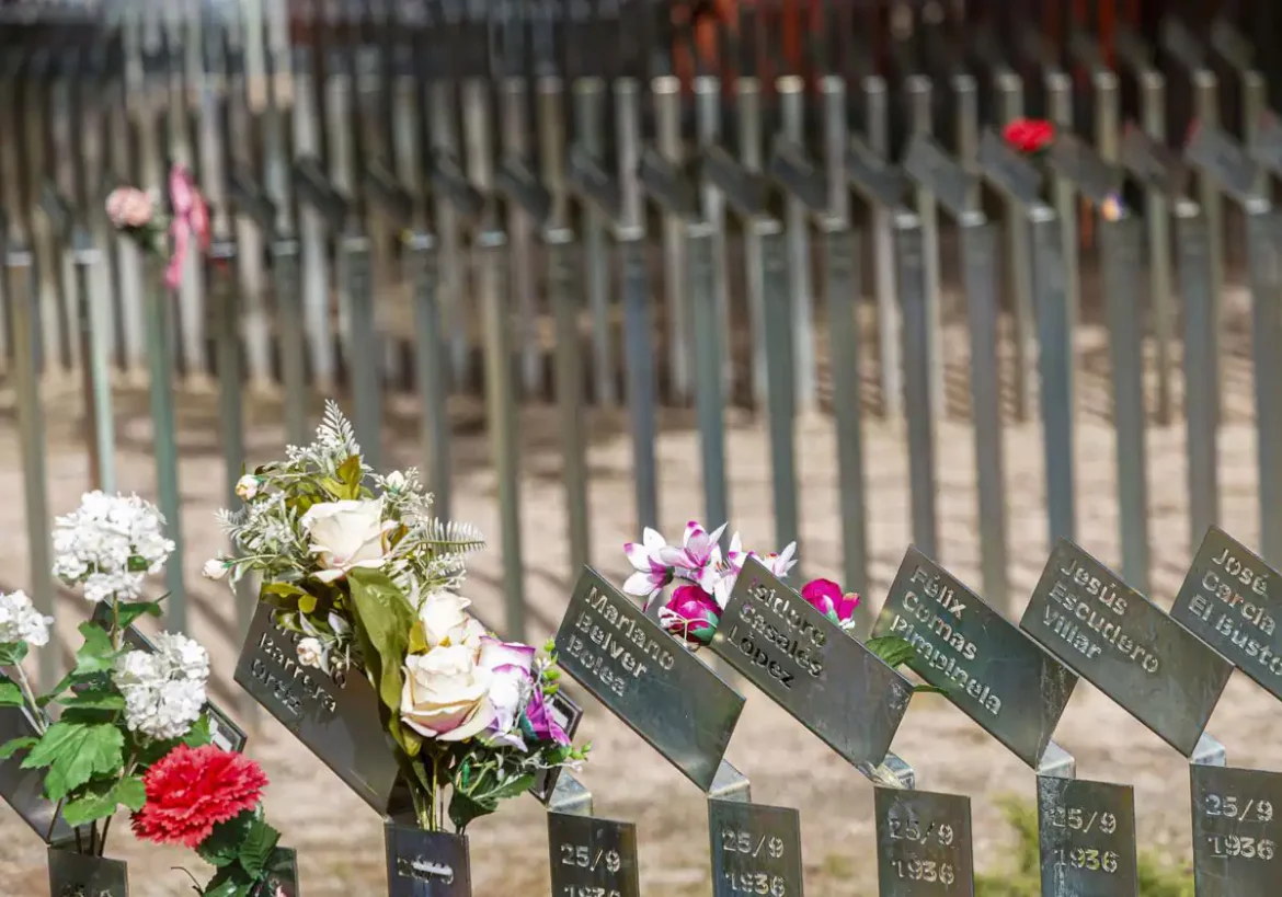 Hallan el cuerpo de una mujer desaparecida en enero sobre una tumba del cementerio de Zaragoza