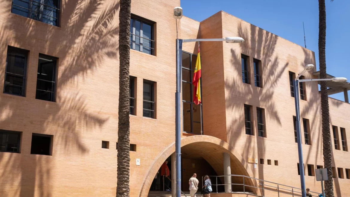 Detienen en Orihuela a los autores del robo de un coche de alta gama tras una persecución