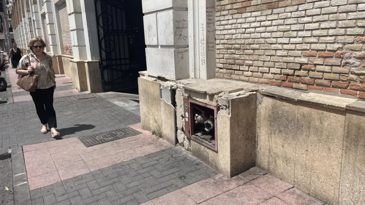 Los comerciantes de Verónicas se resisten a salir del histórico mercado de Murcia