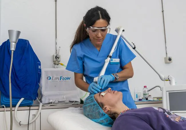 El ‘boom’ de la estética dispara la cirugía de párpados en las clínicas oftalmológicas