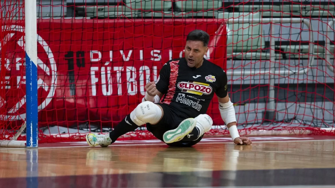 Juanjo renueva y se convertirá en el jugador con más temporadas en ElPozo