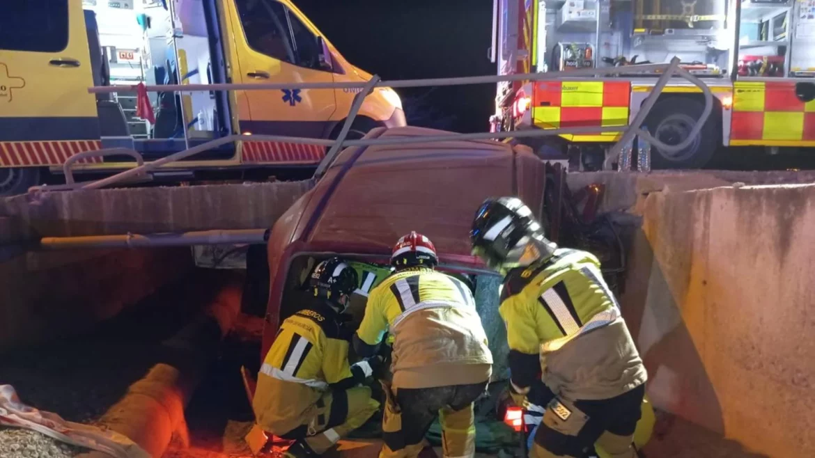 Fallecen dos personas en Lorca al caer con su furgoneta a un cauce