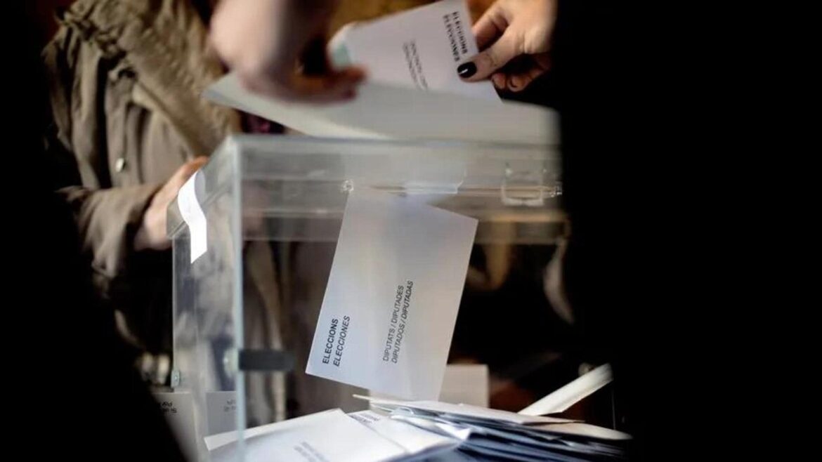 En directo | Abren los colegios y más de 5,7 millones de catalanes eligen a su nuevo presidente