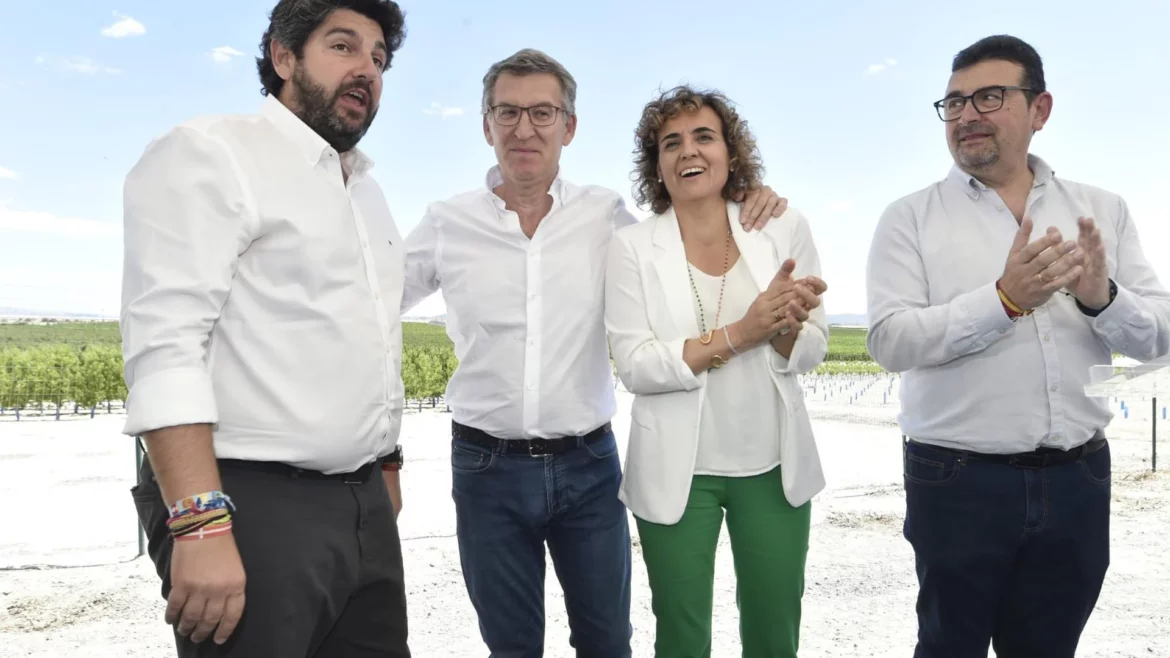 El acto de Núñez Feijóo con agricultores en Cieza, en directo