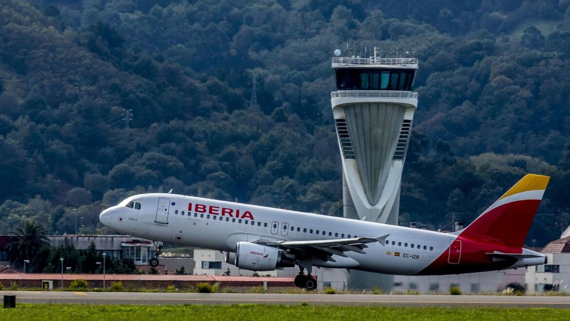 IAG confirma que Ryanair, Volotea y Binter captarán las rutas de Air Europa tras la fusión