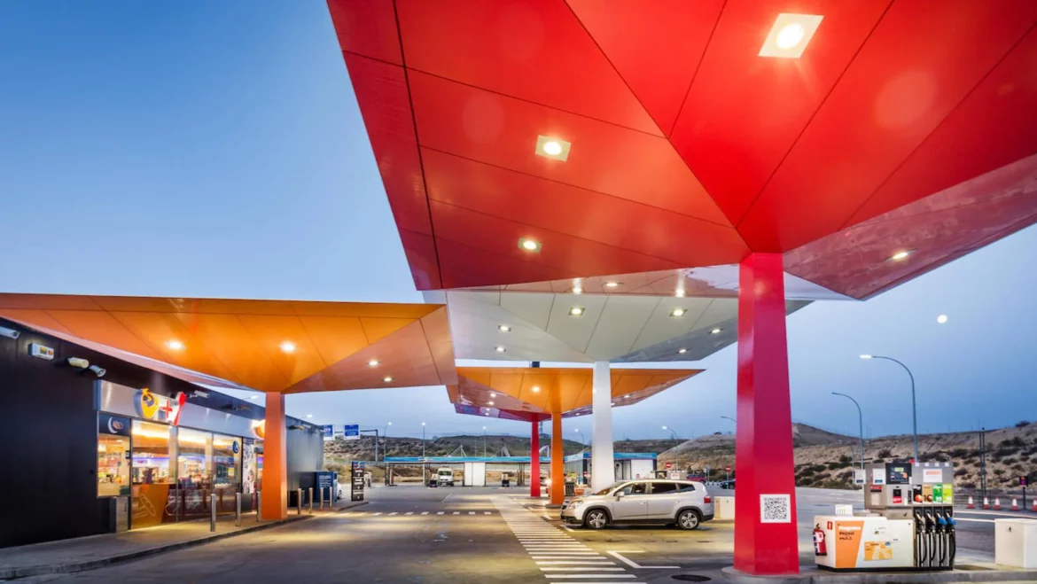 Las estaciones de servicio de Repsol se convierten en puntos de devolución de Amazon