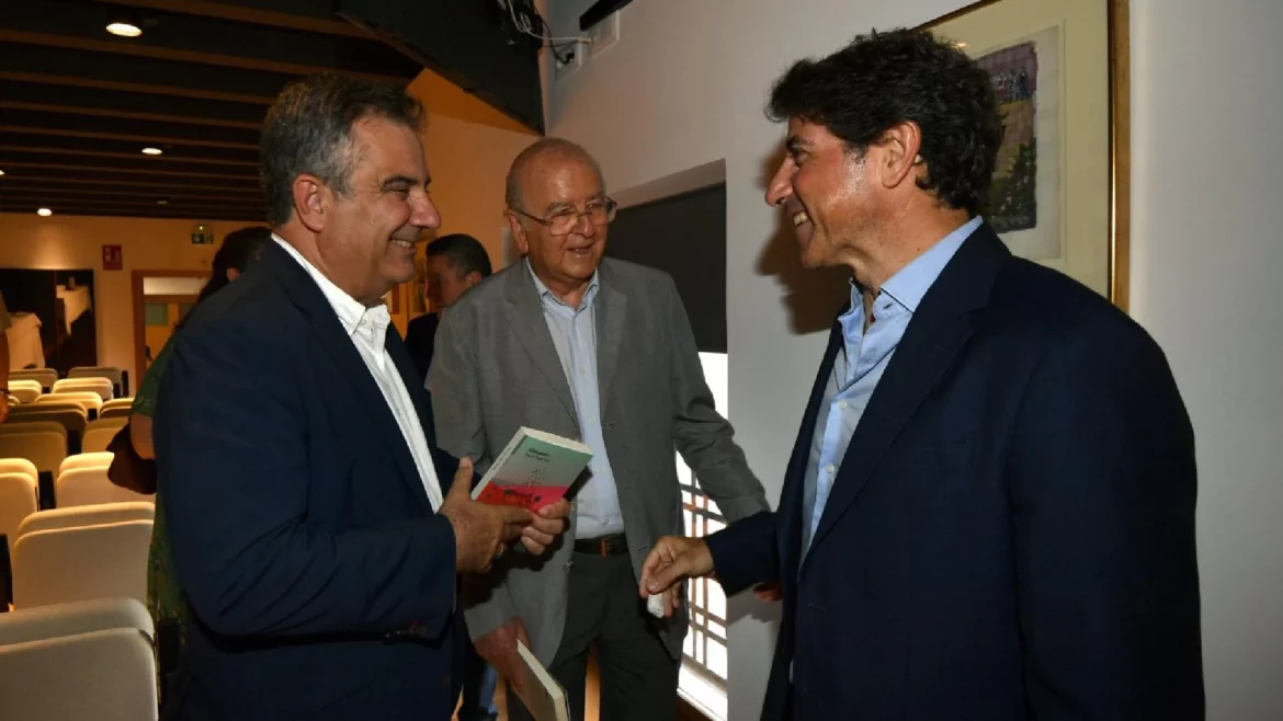 El periodista Miguel Ángel Ruiz presenta en Murcia su primera novela, ‘Almenara’