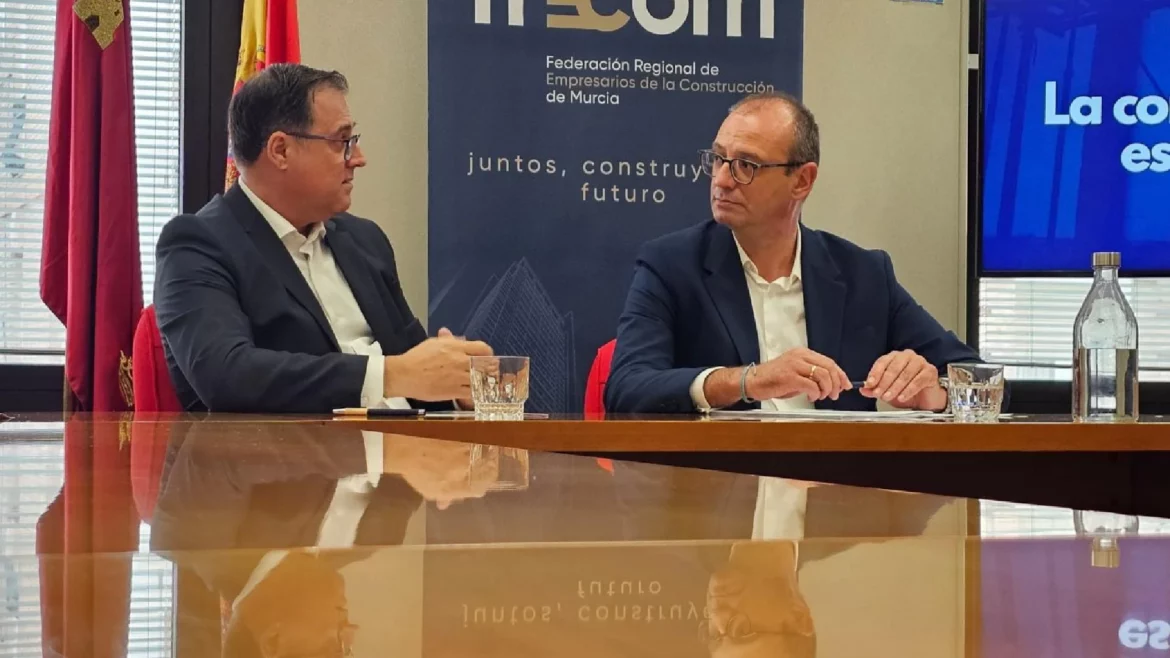 Los constructores piden nuevos ciclos educativos para incorporar mano de obra cualificada en la Región