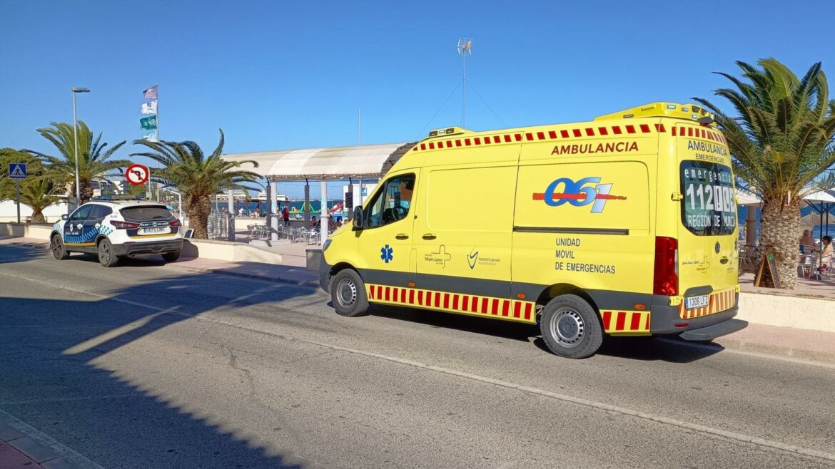 Una mujer fallece cuando se bañaba en una playa de Santiago de la Ribera