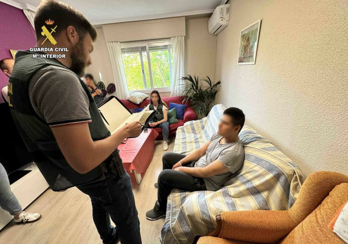 Detenido en Murcia un ciberdepredador sexual de niñas que las obligaba a mandar fotos en posturas aberrantes