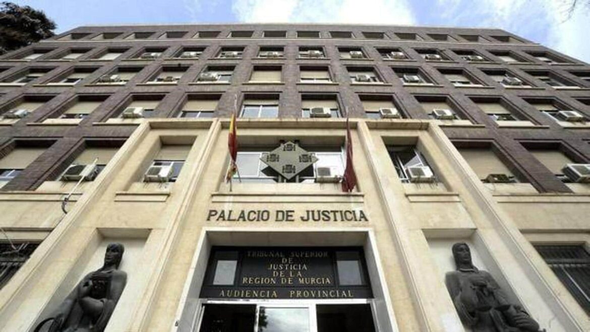 A juicio por abandonar su coche con 100 kilos de hachís tras tener un accidente en Murcia
