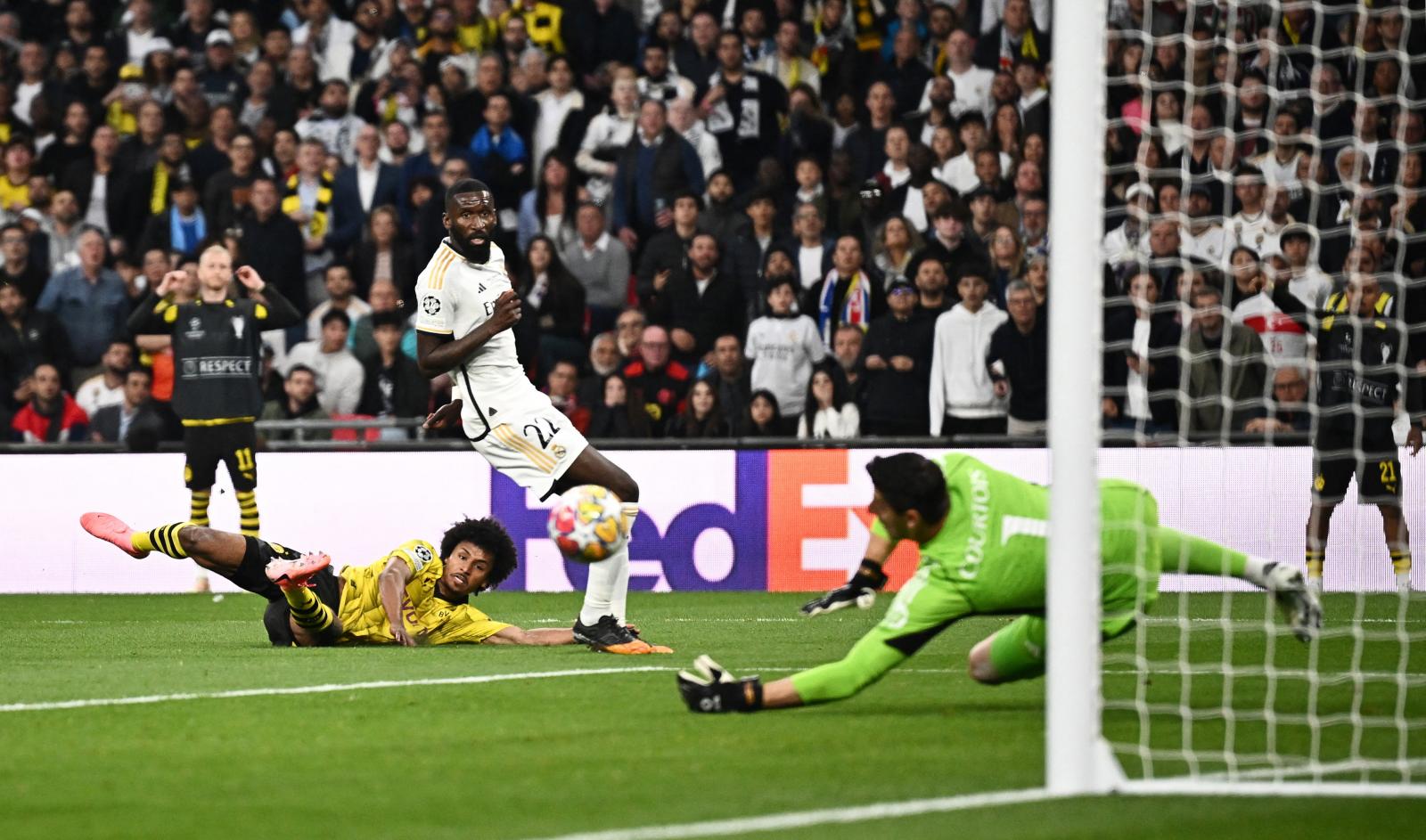 El milagro de Courtois, el regalo extra de la Champions para Vinicius y el último servicio de Kroos