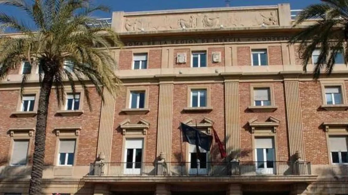 El Gobierno regional prevé en sus cuentas la subida salarial para empleados públicos a pesar de que «no se consensuó»