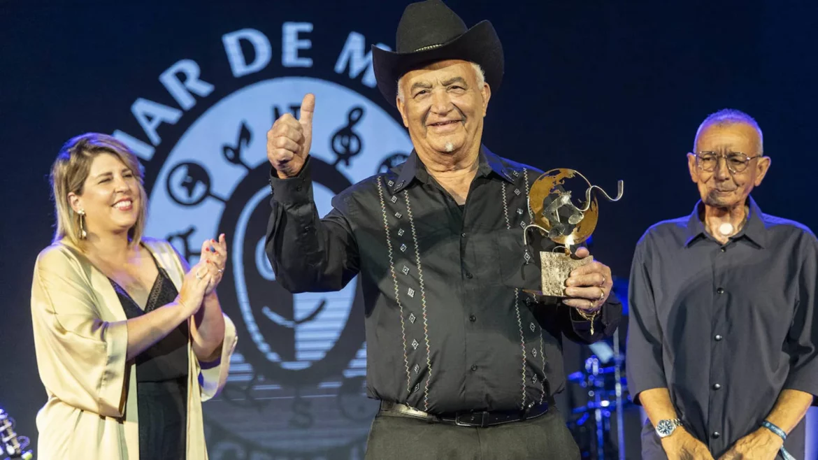 Premio Especial de La Mar de Músicas para Eliades Ochoa