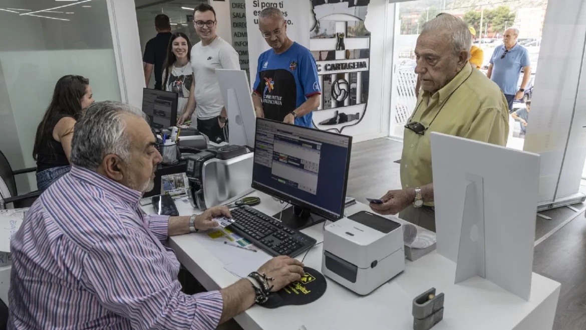 La campaña de abonos del Cartagena recupera el pulso y llega a 5.000