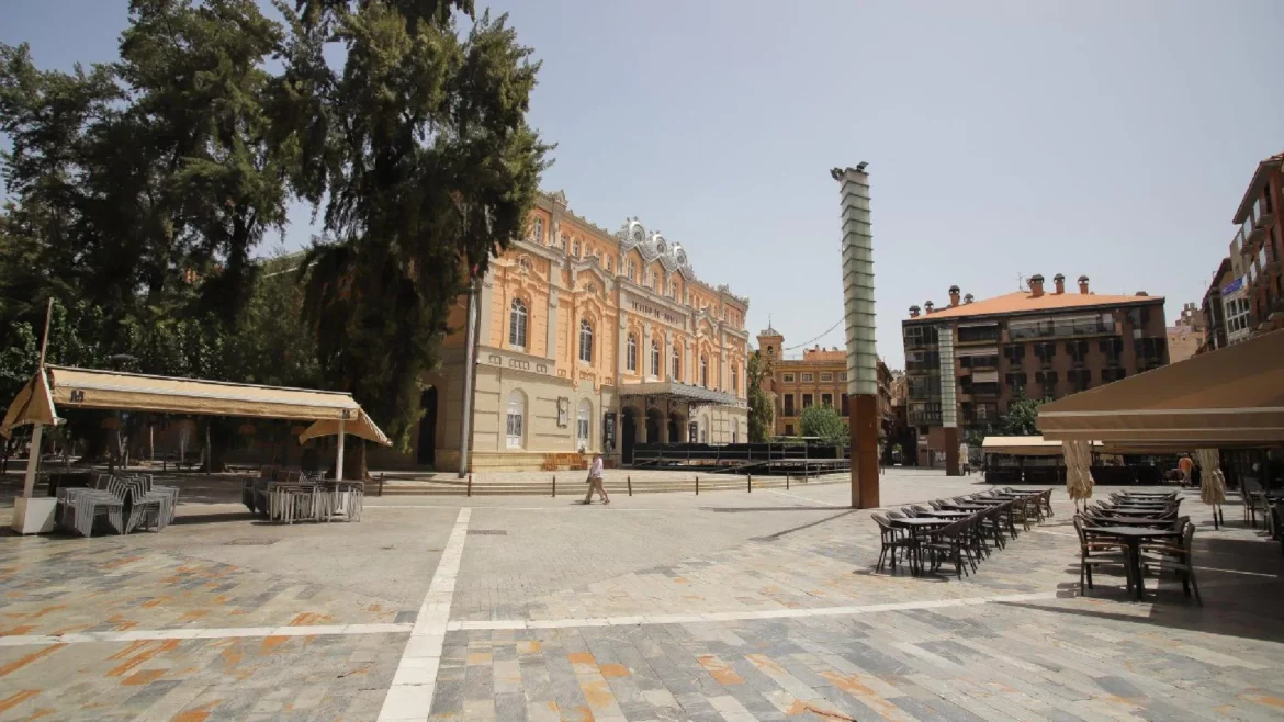 La primera ola de calor deja calles vacías y temperaturas por encima de los 40 grados