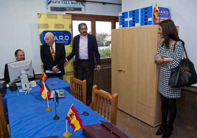 Antonio Cerdán charla en la sede de CLARO con la exalcaldesa Mónica Lorente, en una fotografía de 2013