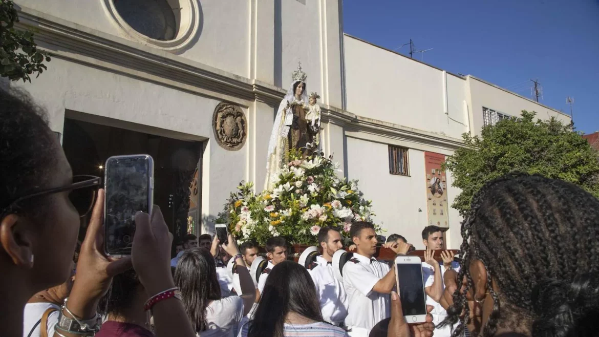 Santa Lucía y la Armada celebran hoy el Carmen