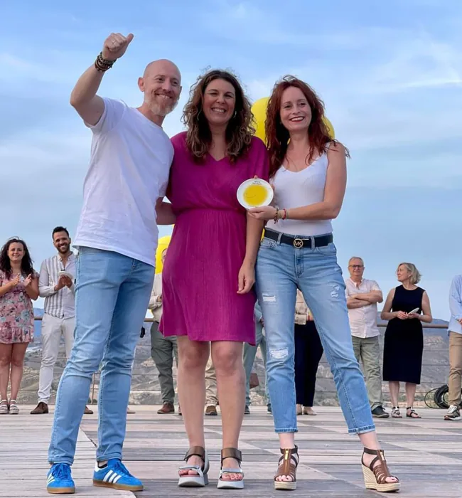 Santos Tiscar y Rosa Perán, de Temperato, recogiendo el Solete de la Guía Repsol.