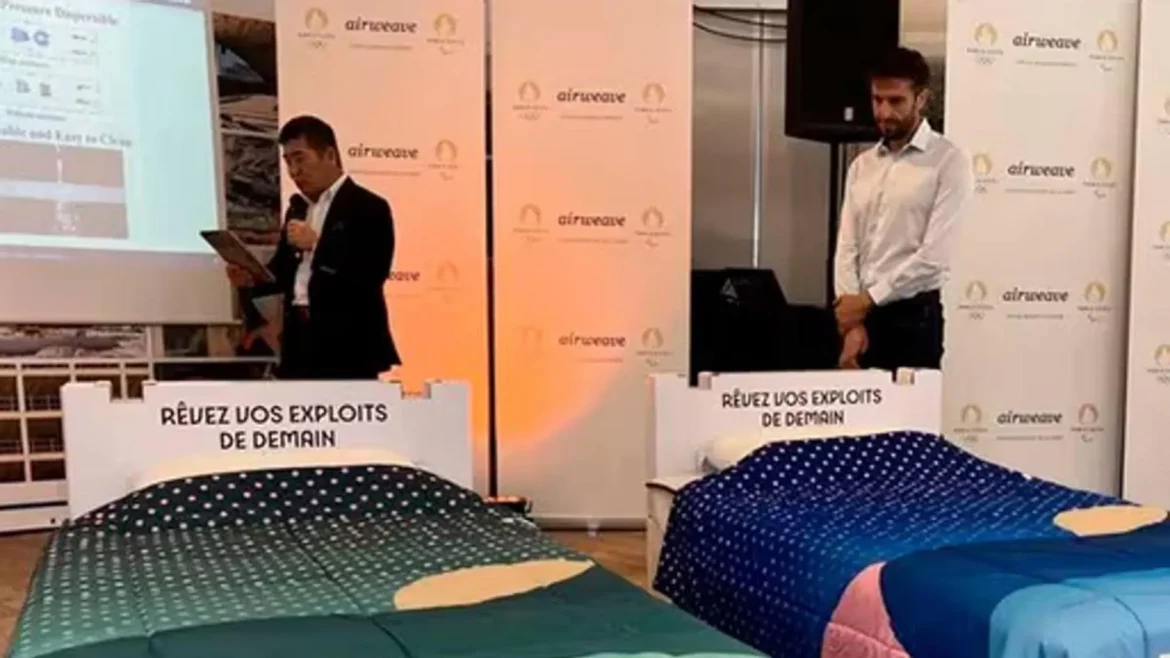 Los deportistas olímpicos desmontan el bulo de las camas ‘antisexo’ de París 2024