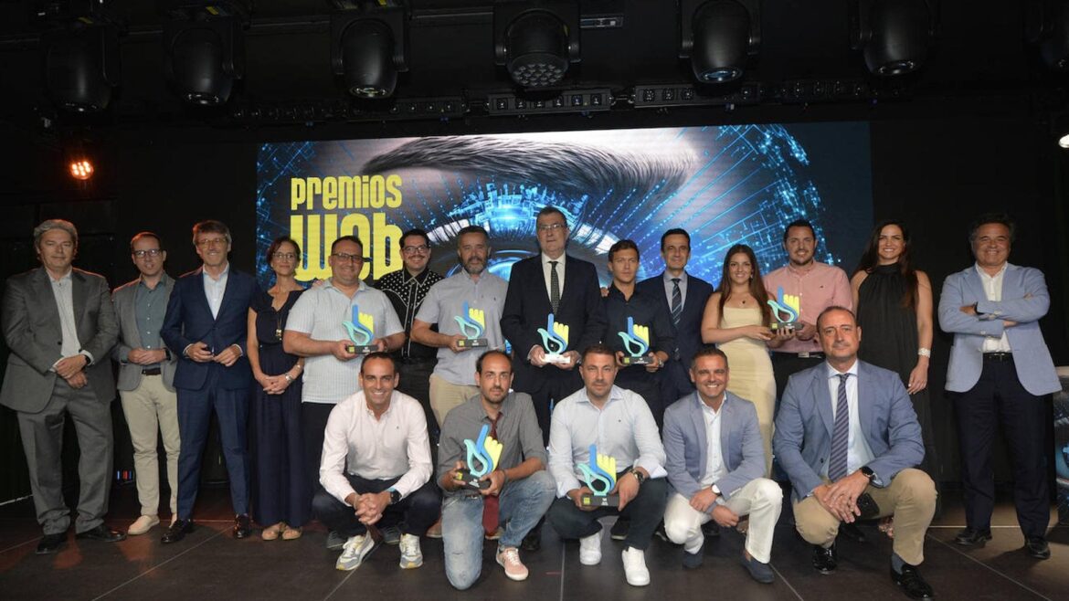 Oasis de creatividad regional en el ciberespacio