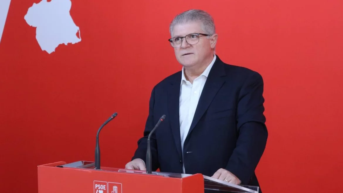 El PSOE celebra la salida de Vox y pide al PP que «rompa con las políticas reaccionarias»