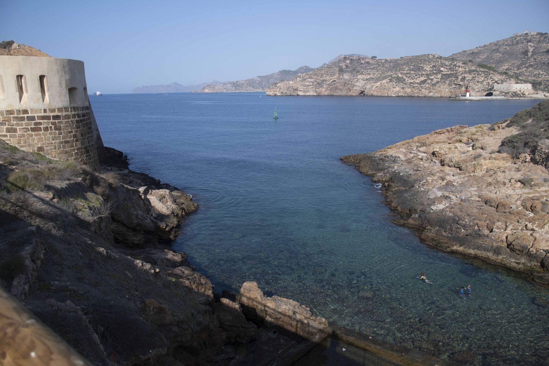 Nueva senda en Cala Cortina: un balcón con historia y vistas al mar