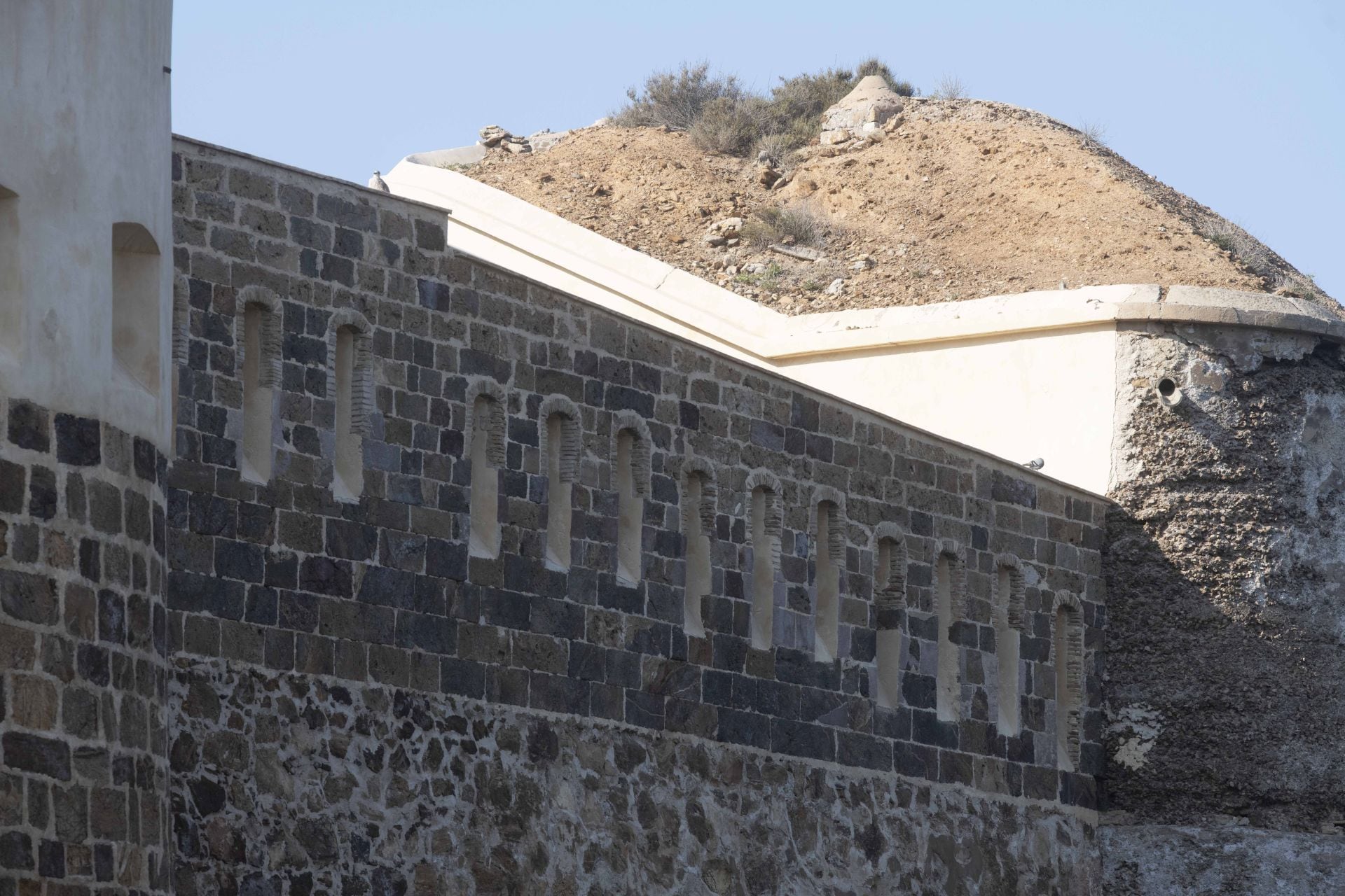 Nueva senda en Cala Cortina: un balcón con historia y vistas al mar