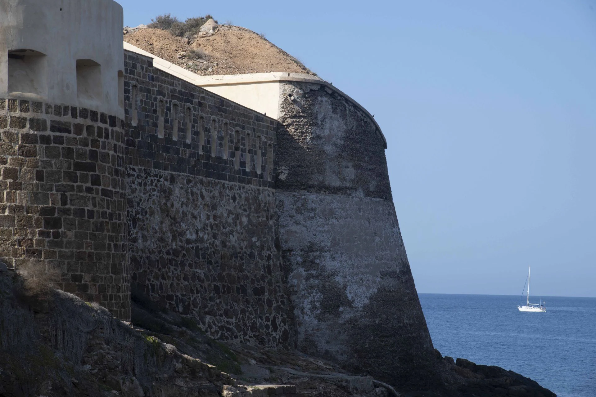 Nueva senda en Cala Cortina: un balcón con historia y vistas al mar