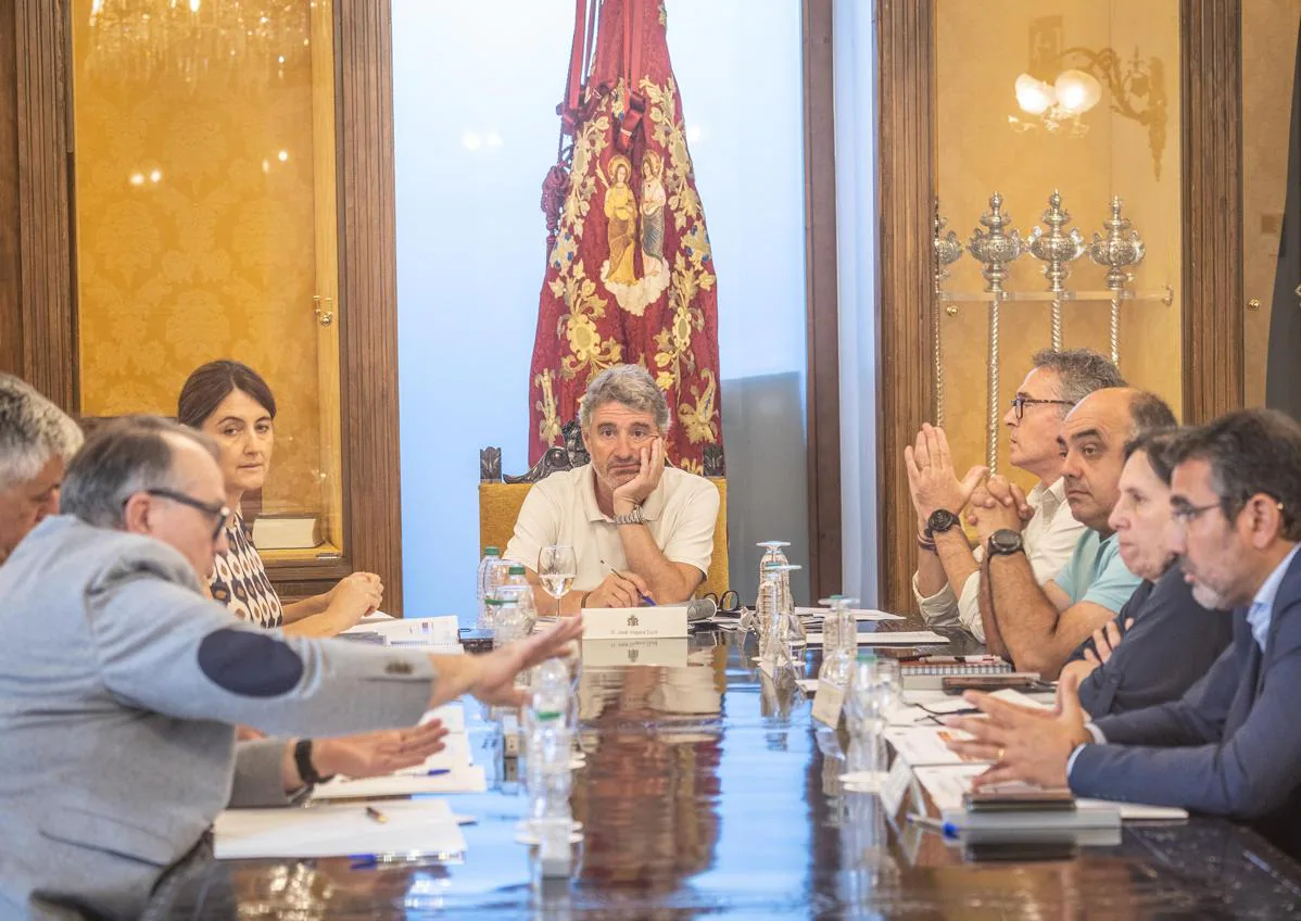 Imagen secundaria 1 - Empujón a tres bandas para la recuperación del patrimonio histórico y artístico de Orihuela