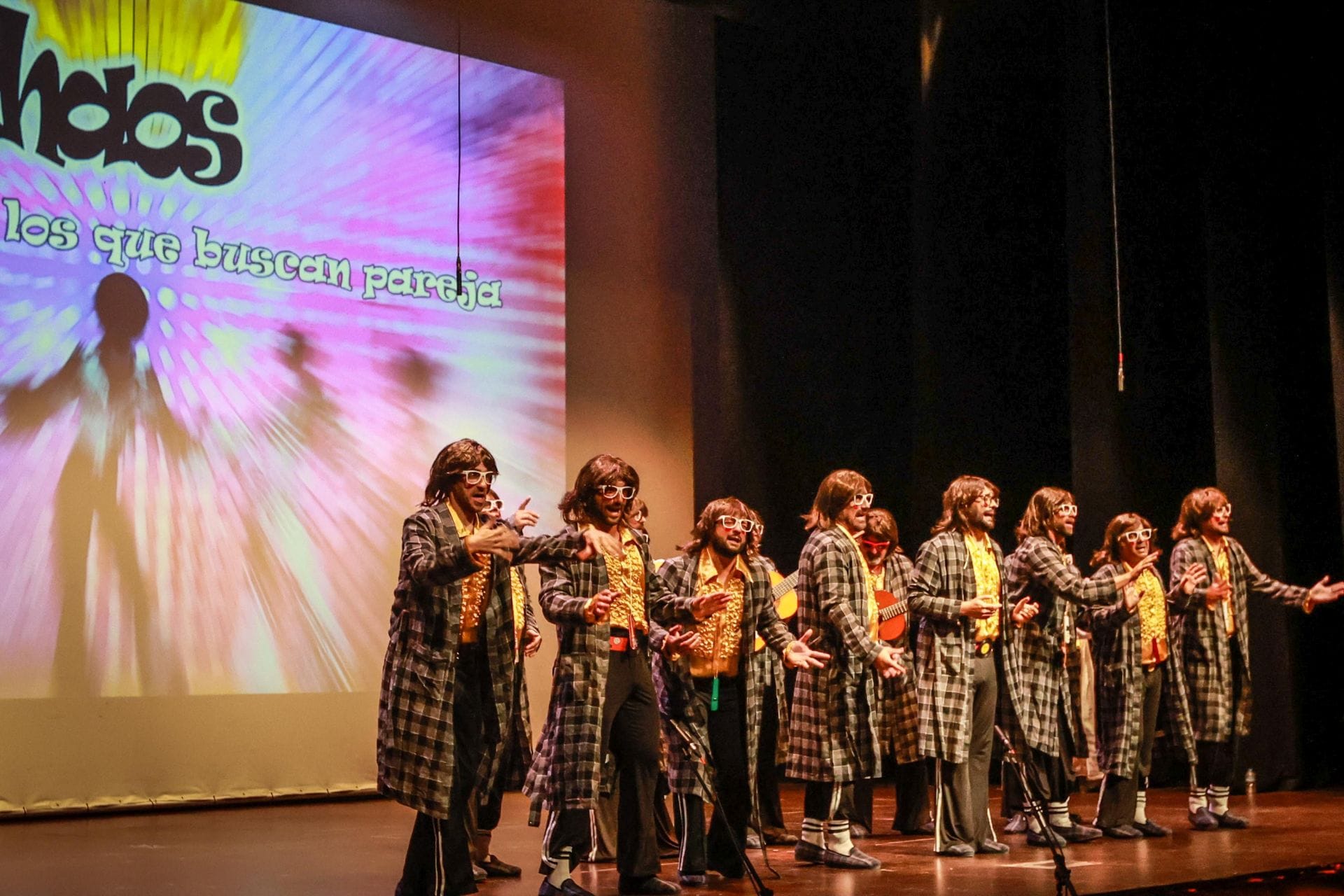 Carnaval, chirigoteo y humo gaditano en Torrevieja