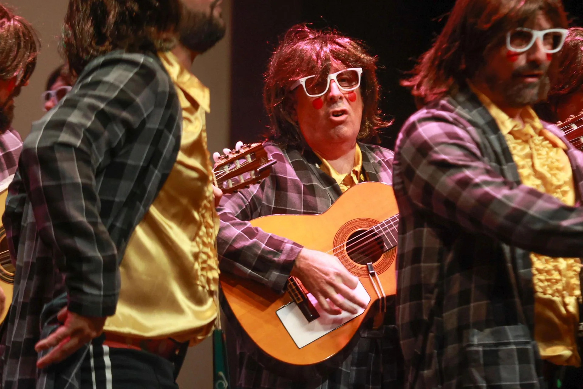 Carnaval, chirigoteo y humo gaditano en Torrevieja