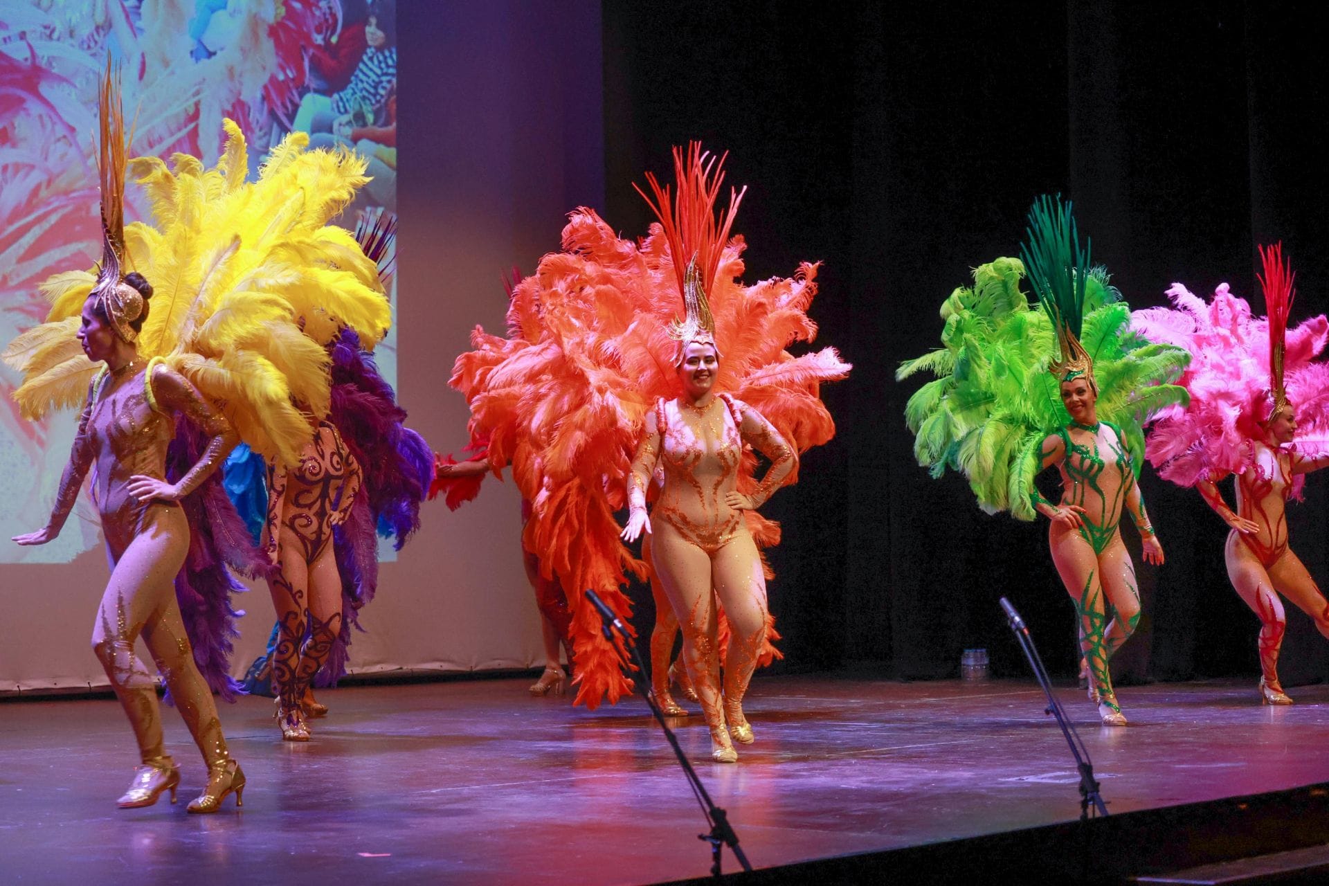 Carnaval, chirigoteo y humo gaditano en Torrevieja