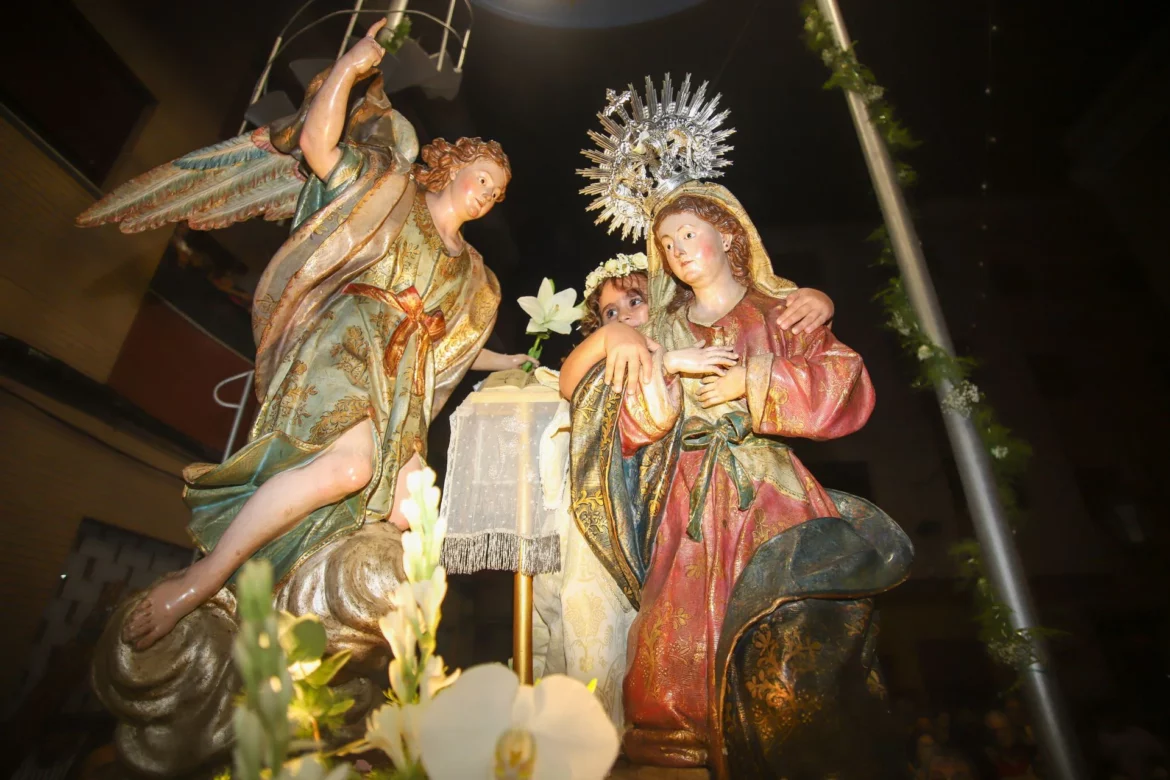 La coronación de la Virgen pone el broche a las fiestas de la pedanía murciana de La Raya
