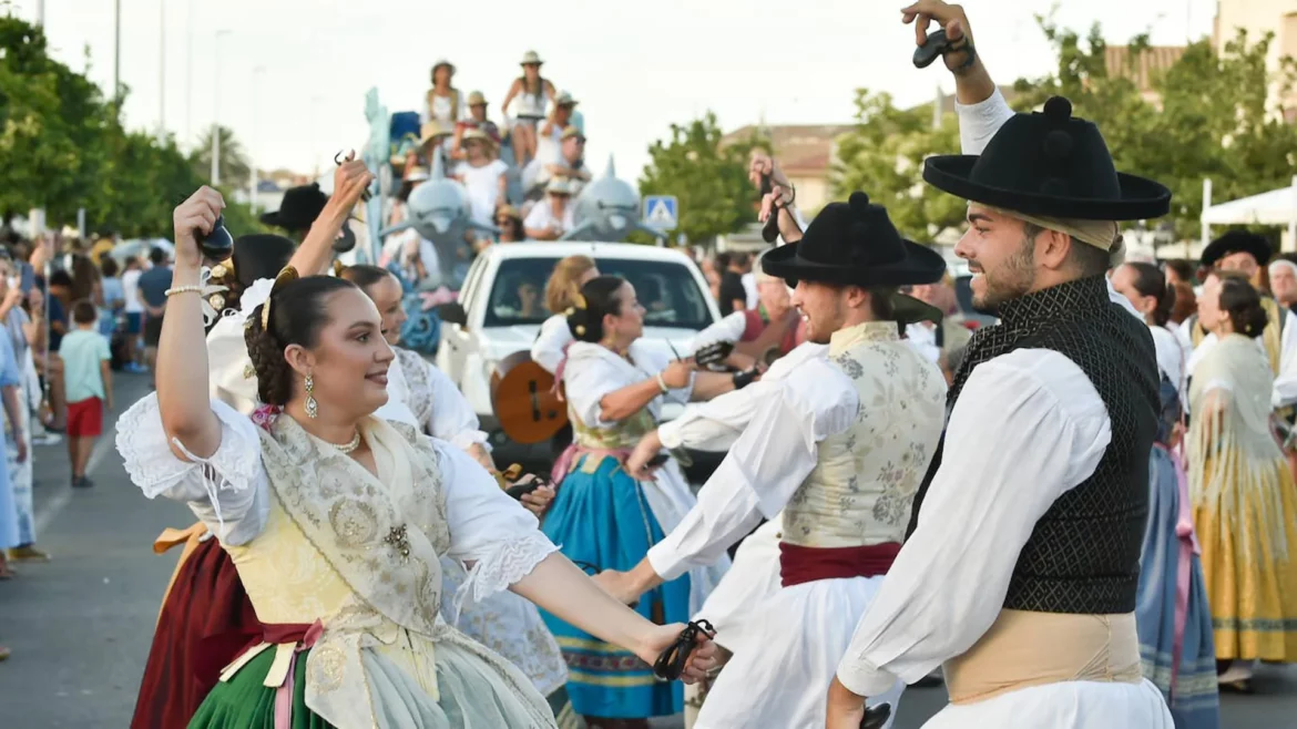 Los huertanos se adueñan de la playa en Los Alcázares con sus tradiciones