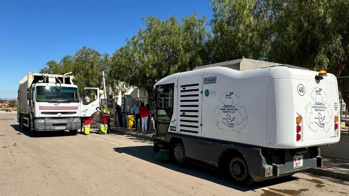 El servicio de basuras de Fuente Álamo acumula hasta trece meses de prórroga entre críticas de la oposición