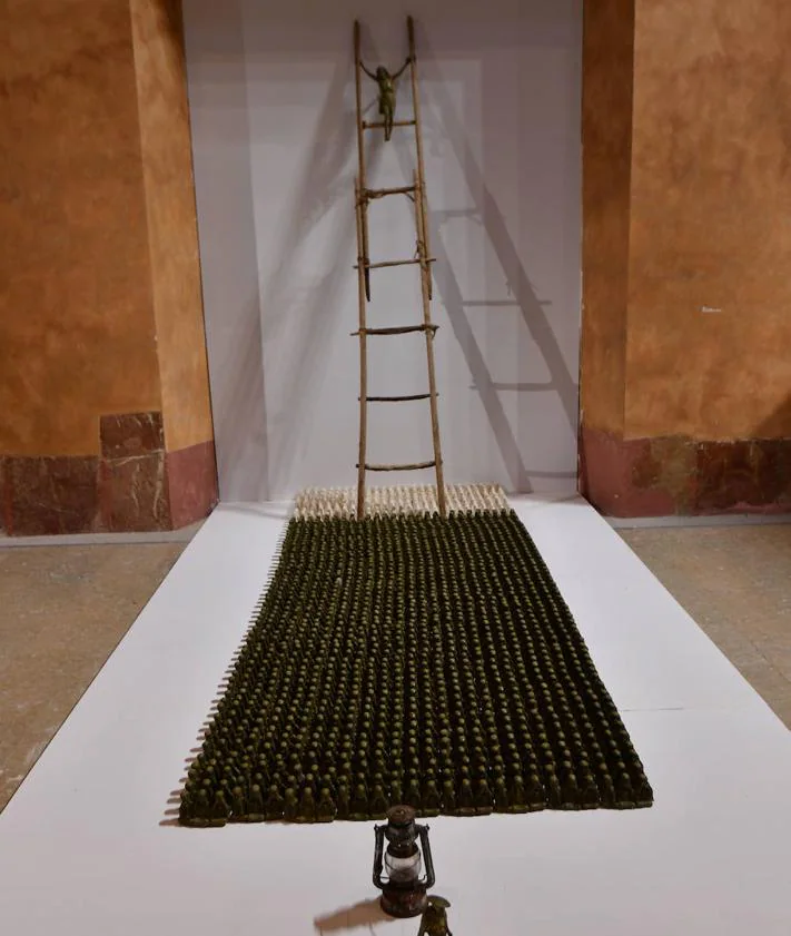 Imagen secundaria 2 - 1. Una de las obras de la exposición de Lidó Rico que se podrán ver a partir del día 6 con el personalísimo estilo de su creador. 2. Lidó Rico hace una reflexión sobre la memoria y la espiritualidad.