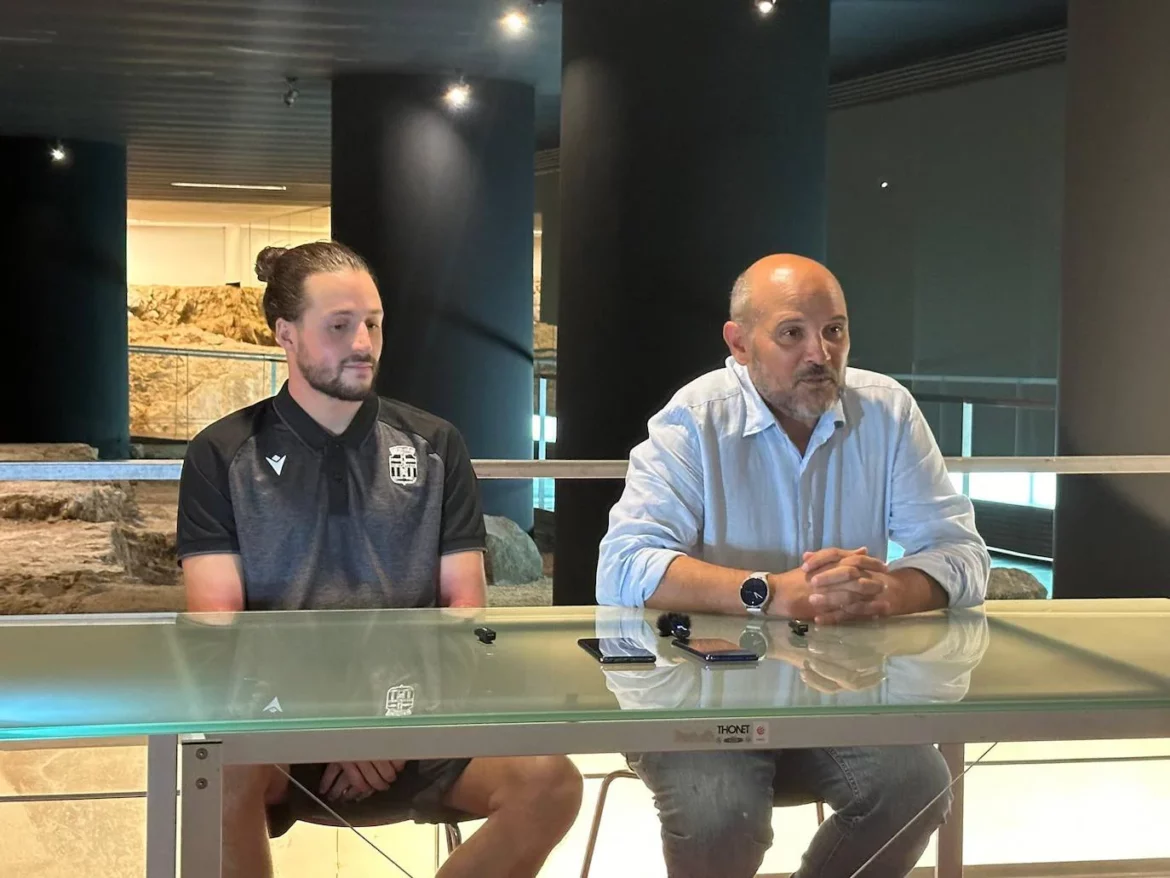 El Odilo Cartagena presenta a Alberto Martín, primer refuerzo para Primera FEB