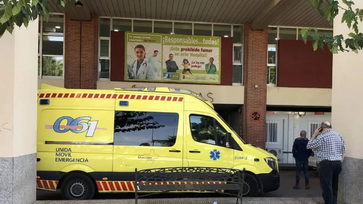 Ingresa en la UCI un hombre de 30 años tras ser apuñalado por un familiar en Murcia