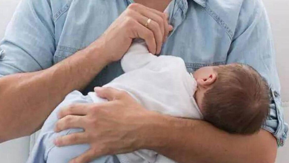 La Región, a la cola en número de padres que usan el permiso de paternidad turnándose con la madre