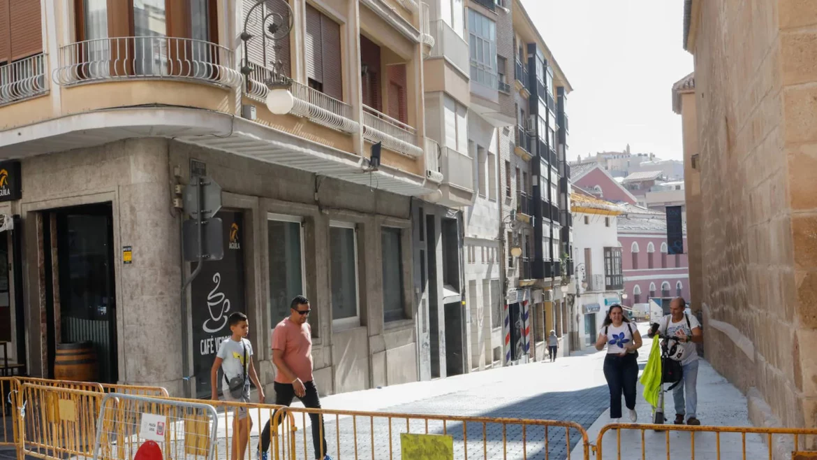 La calle Cuesta de San Francisco de Lorca abrirá al tráfico el próximo miércoles