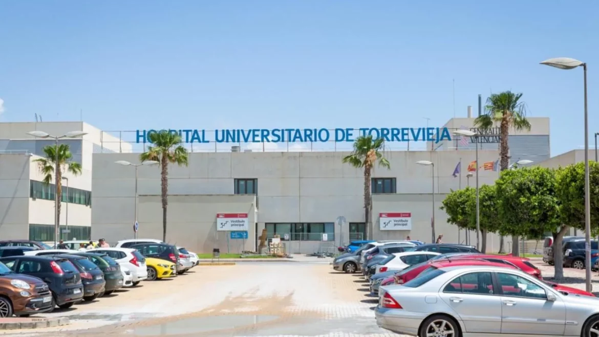 Cinco atendidos por inhalación de humo en un incendio en el centro de Torrevieja