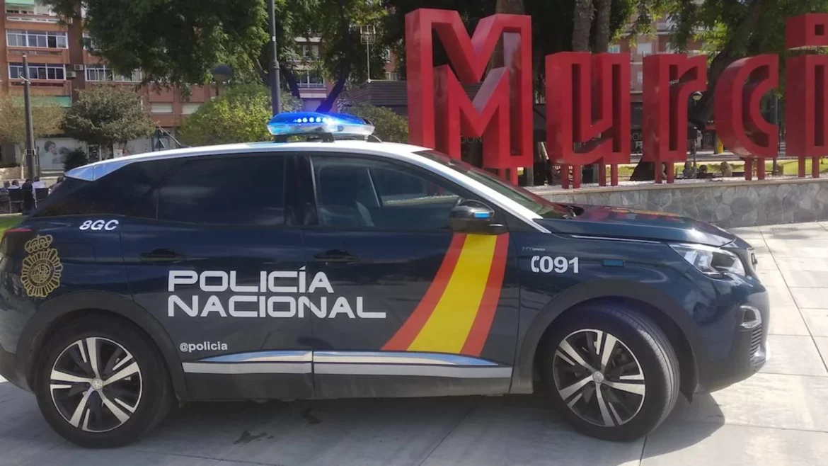 Detenidos tres jóvenes por atracar una tienda de Murcia y agredir al dueño