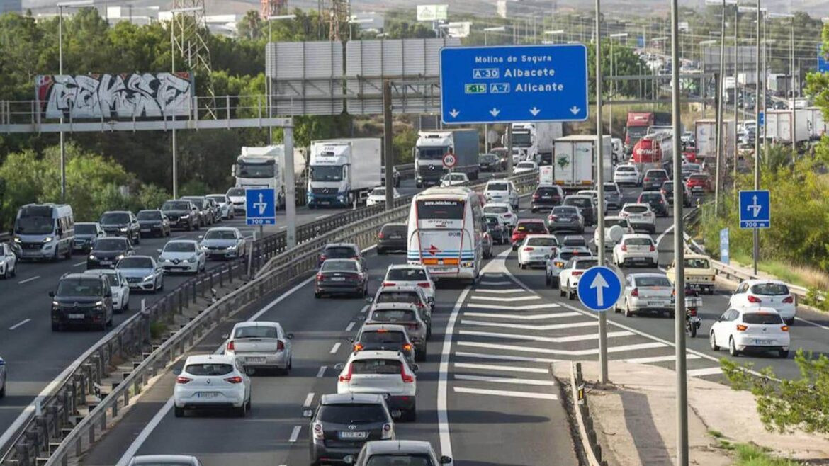 La DGT prevé casi 300.000 viajes este fin de semana en la Región por la operación retorno del verano