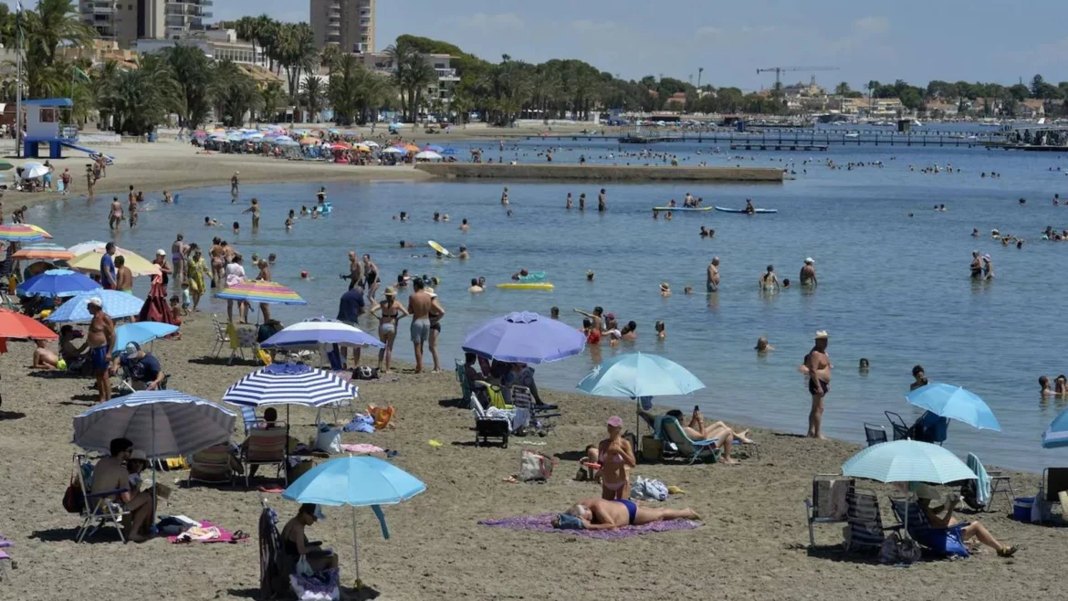 Mantén las bebidas frías en la playa sin hielo: el ingenioso truco que pocos conocen