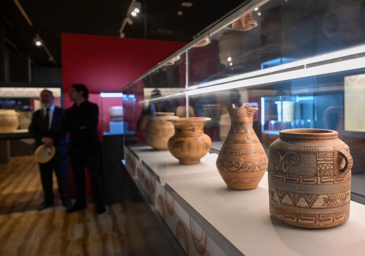 Imagen principal - Una exposición sobre las valiosas necrópolis ibéricas en el Sureste español llega al Museo Arqueológico de Murcia