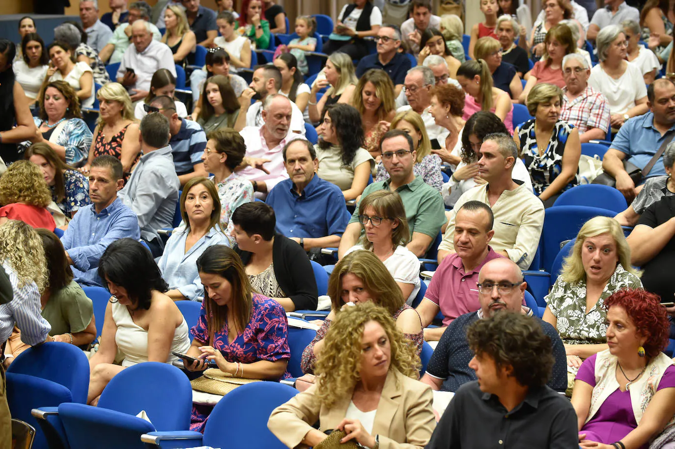 En imágenes, la toma de posesión de 83 nuevos funcionarios de la Comunidad