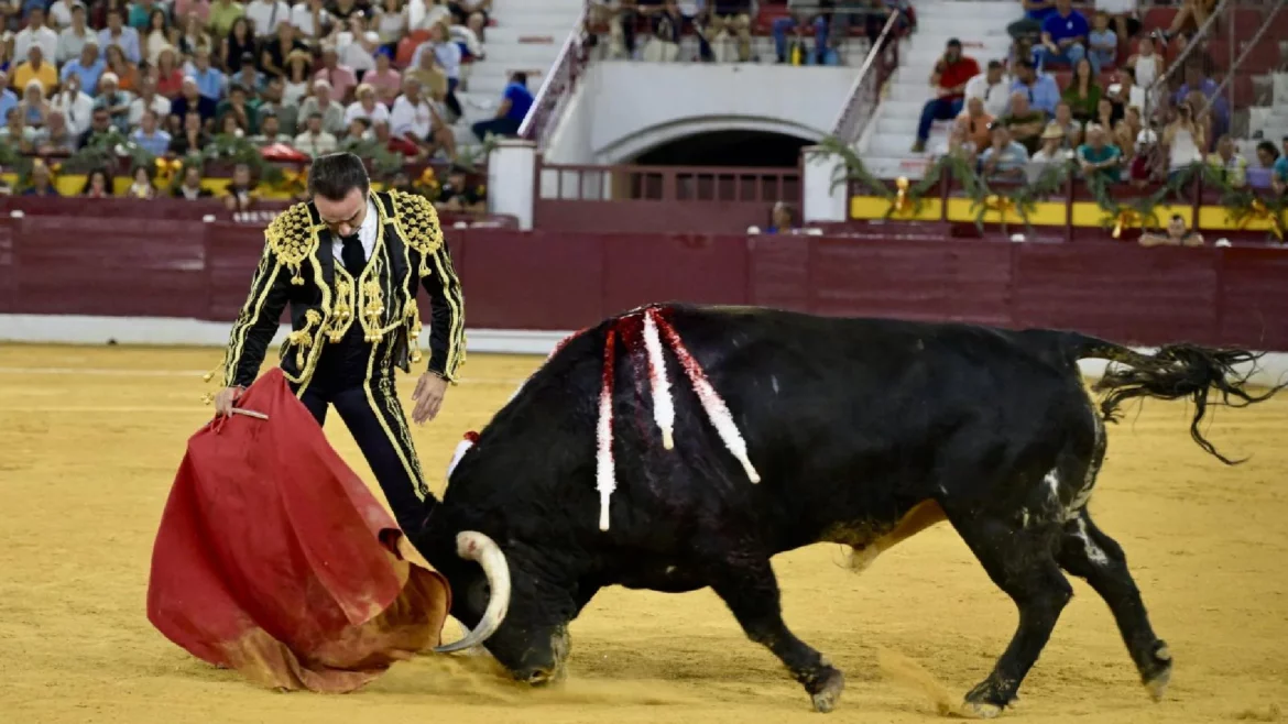 La clase de Ponce y la raza de Liria reverdecen laureles en La Condomina