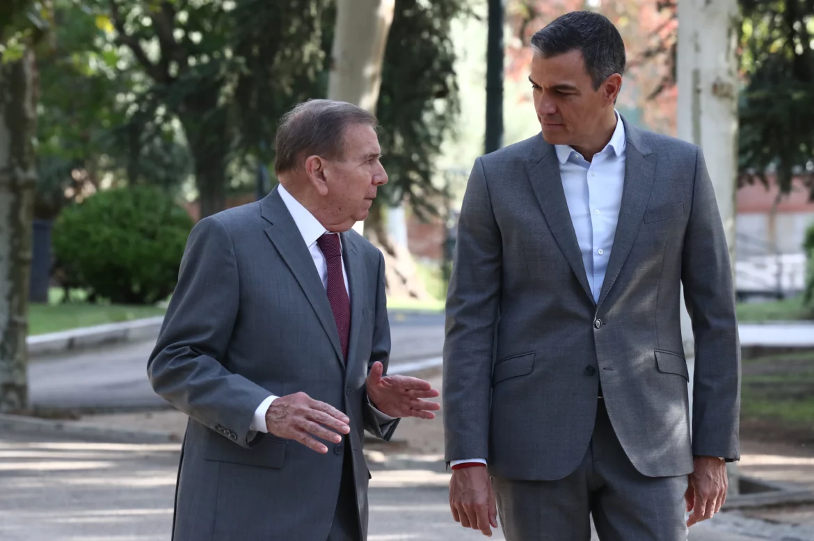 Sánchez se ha reunido con Edmundo González en la Moncloa