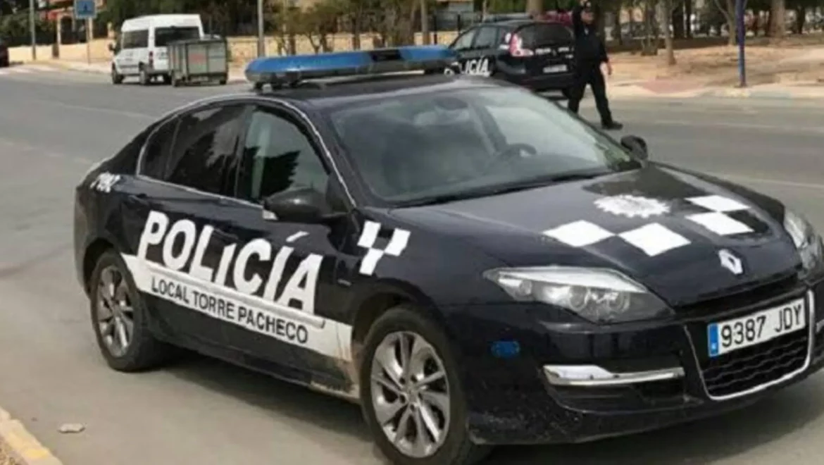 Arde un camión en una nave en Torre Pacheco